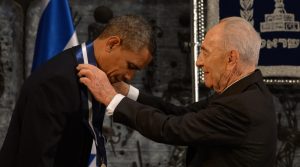 President Obama Receiving the Presidential Medal of Distinction from President Peres at the State Dinner. Photo: GPO