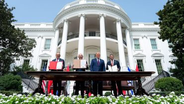 President Donald J. Trump, Minister of Foreign Affairs of Bahrain Dr. Abdullatif bin Rashid Al-Zayani, Israeli Prime Minister Benjamin Netanyahu and Minister of Foreign Affairs for the United Arab Emirates Abdullah bin Zayed Al Nahyanisigns sign the Abraham Accords Tuesday, Sept. 15, 2020, on the South Lawn of the White House. (Official White House Photo by Tia Dufour)